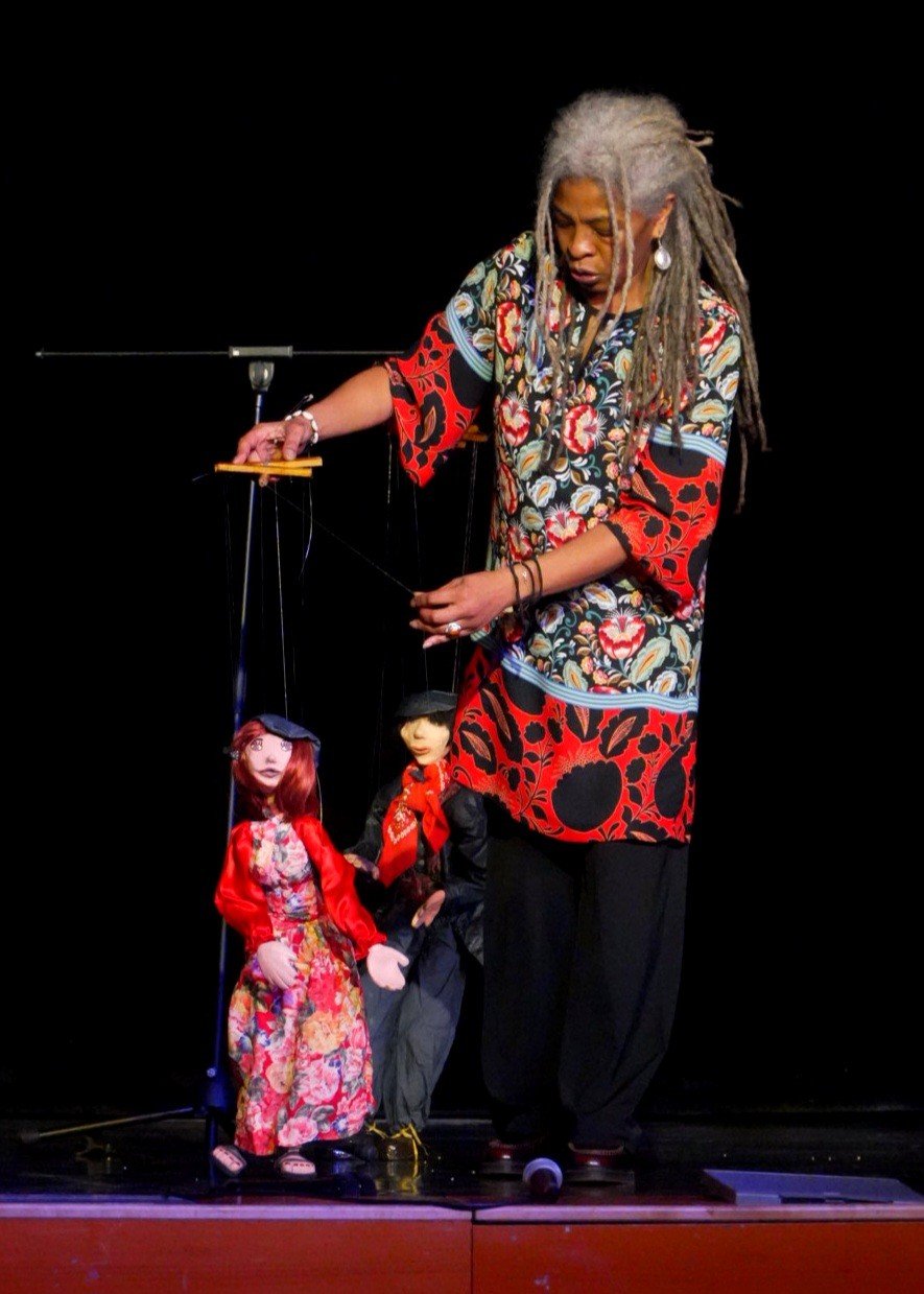 Un spectacle de marionnette présenté lors de la 9e édition de Festifées, à Paris.