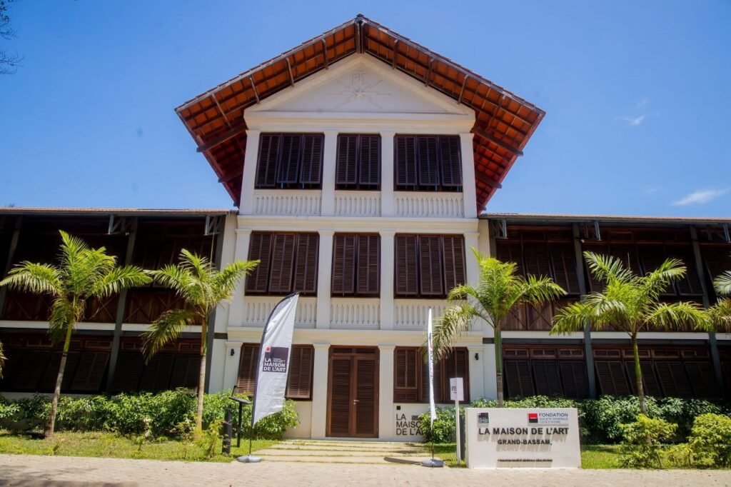 La Maison de l’Art de Grand-Bassam attire près de 12 000 visiteurs en un an La Maison de l’Art de Grand-Bassam attire près de 12 000 visiteurs en un an