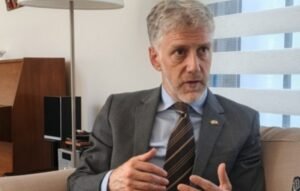 Côte d’Ivoire-AIP/ 420 milliards FCFA annoncés dans le cadre du Plan Mattei italien – AIP – Agence Ivoirienne de Presse Côte d'Ivoire–Royaume-Uni: 840 milliards de FCFA d'échanges, Londres veut accélérer les investissements et miser sur l'industrialisation