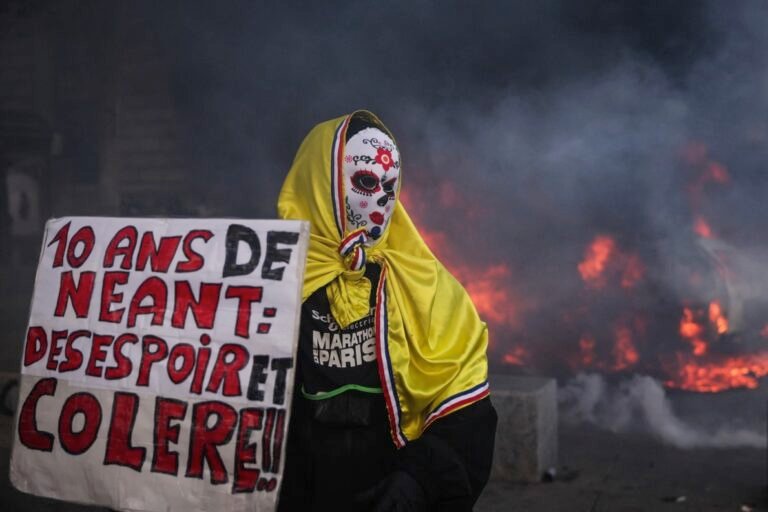 Violences à Paris: plus de 550 personnes en garde à vue Violences à Paris: plus de 550 personnes en garde à vue